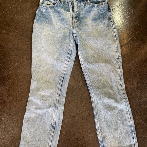 High Rise Mom Jean Abercrombie Acid Wash - Picture 2 of 4